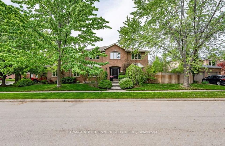 500 Blenheim Crescent, Oakville, ON L6J 6P7 – photo 2