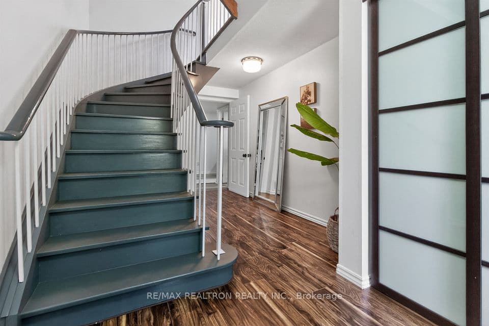 7077 Estoril Road 11, Mississauga, ON L5N 1N3 – photo 2
