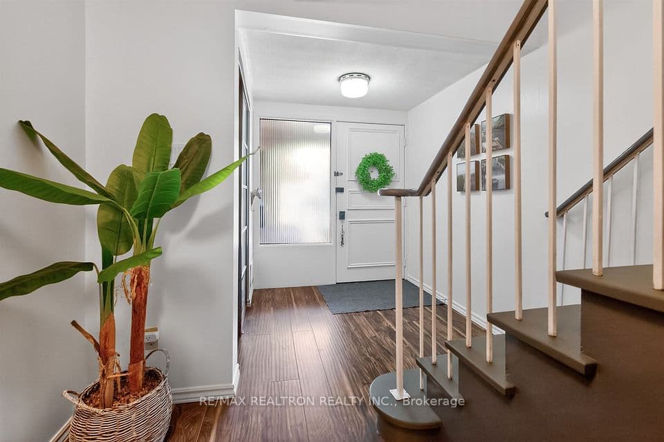 7077 Estoril Road 11, Mississauga, ON L5N 1N3 – photo 3