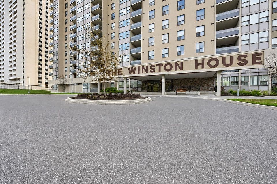 75 Emmett Avenue 1801, Toronto, ON M6M 5A7 – photo 2