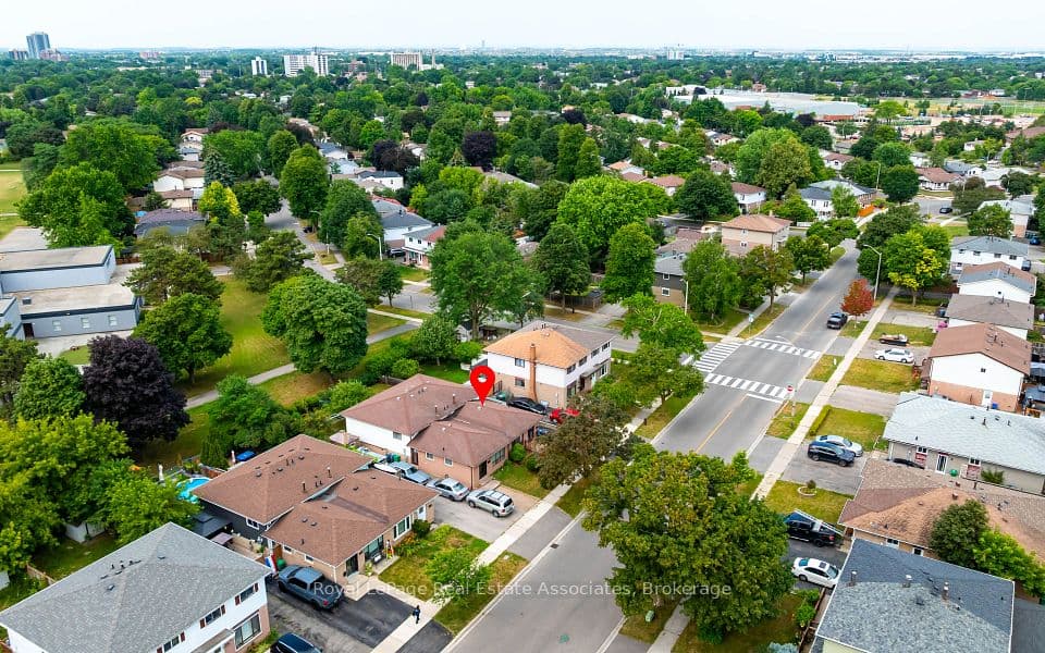 256 Archdekin Drive, Brampton, ON L6V 1Z2 – photo 2