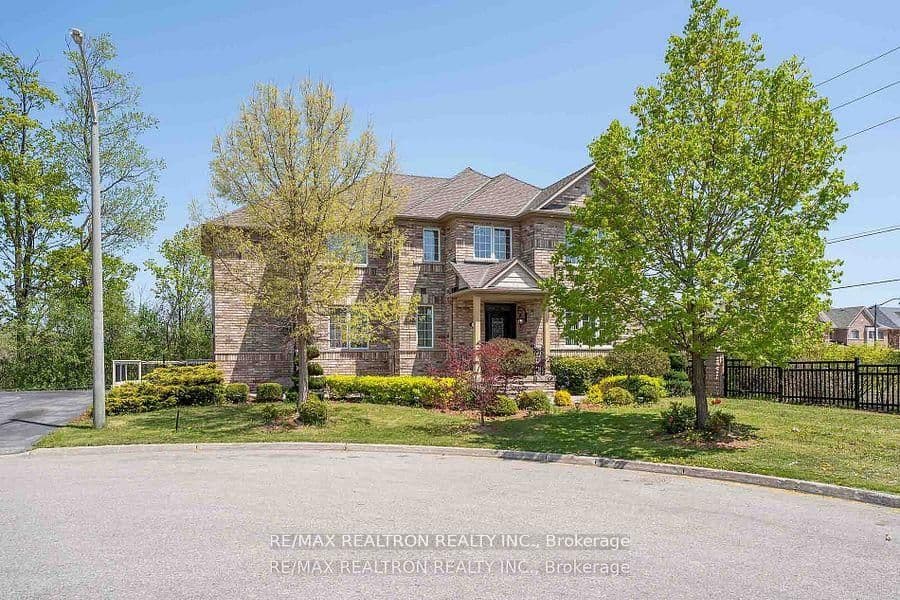 12 Edgevalley Court, Brampton, ON L6P 2P8 – photo 2