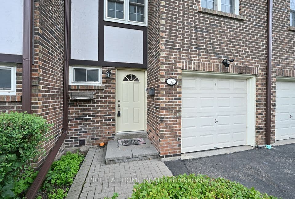 2120 Rathburn Road E 32, Mississauga, ON L4W 2S8 – photo 2