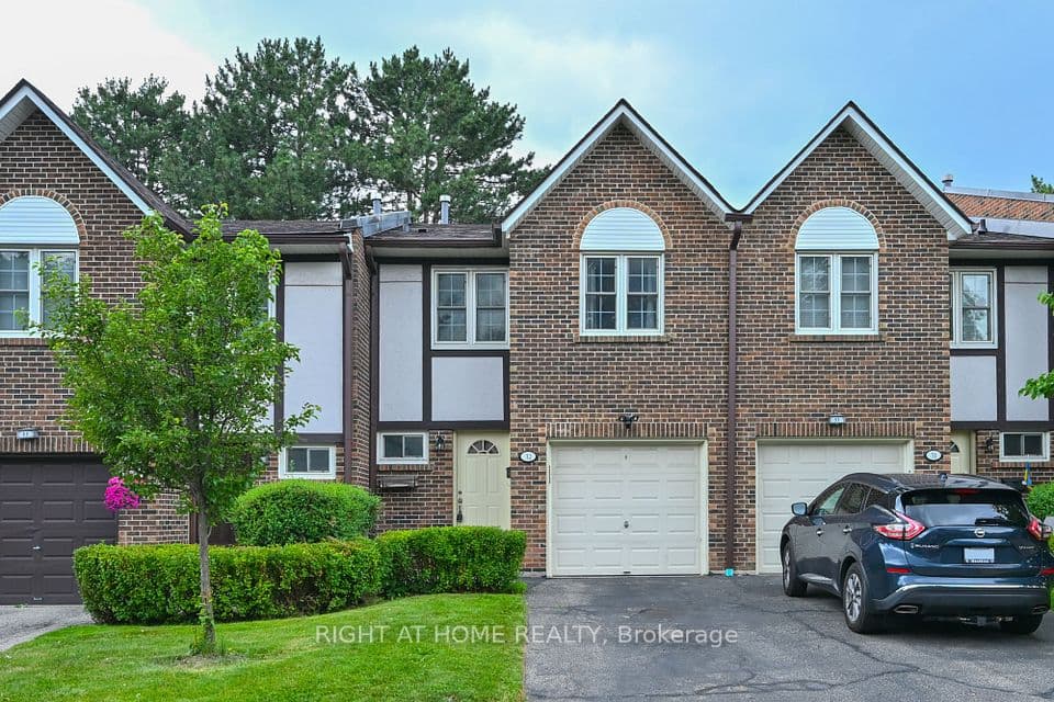2120 Rathburn Road E 32, Mississauga, ON L4W 2S8 – main photo