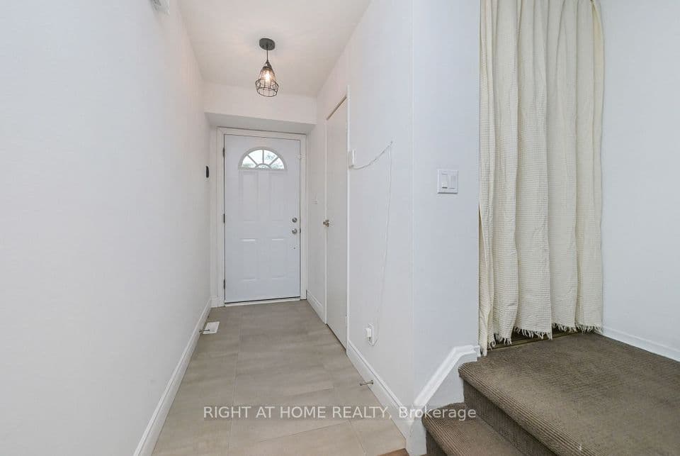 2120 Rathburn Road E 32, Mississauga, ON L4W 2S8 – photo 3