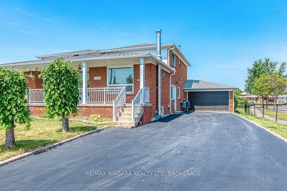 3778 Corliss Crescent, Mississauga, ON L4T 2Z5 – main photo