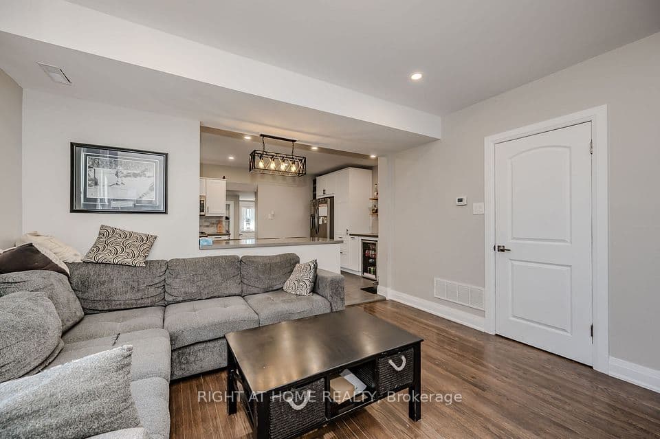 126 Poplar Avenue, Halton Hills, ON L7J 2E2 – photo 3