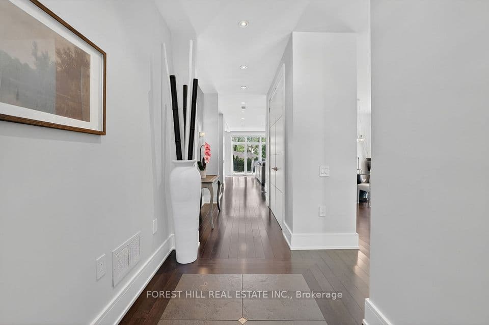 51 Greenfield Drive, Toronto, ON M9B 1H2 – photo 3