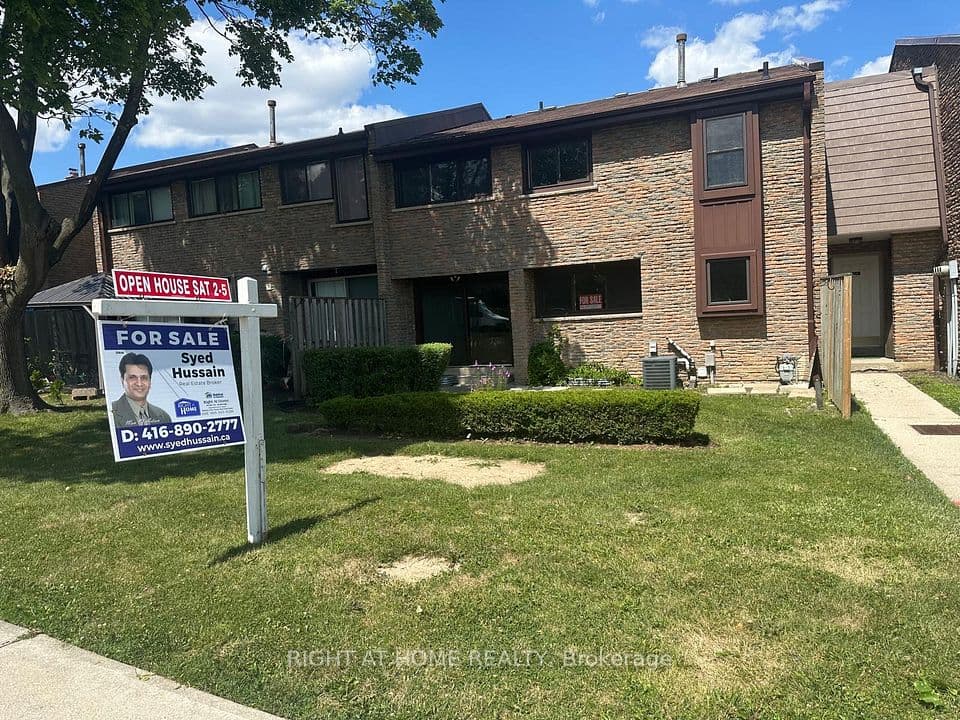2605 Woodchester Drive 5, Mississauga, ON L5K 2E3 – main photo