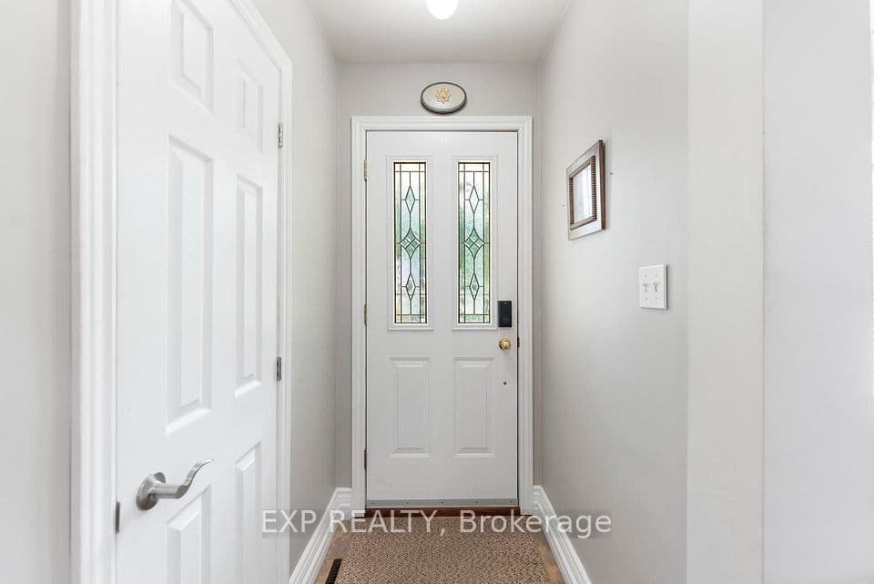 1063 Joan Drive, Burlington, ON L7T 3H3 – photo 3