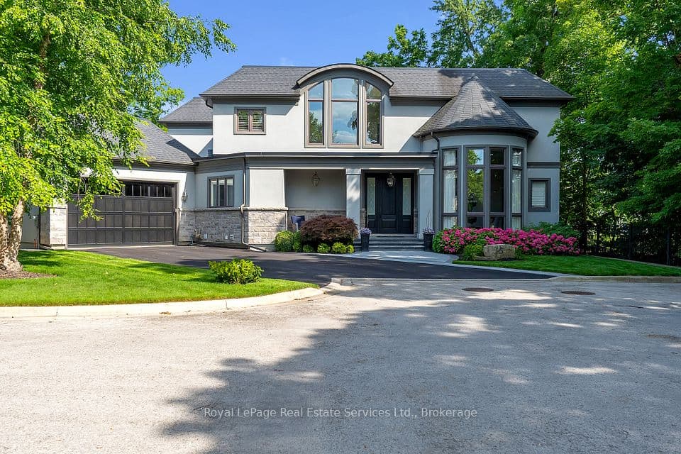 456 Lakeshore Road W, Oakville, ON L6K 1G5 – main photo