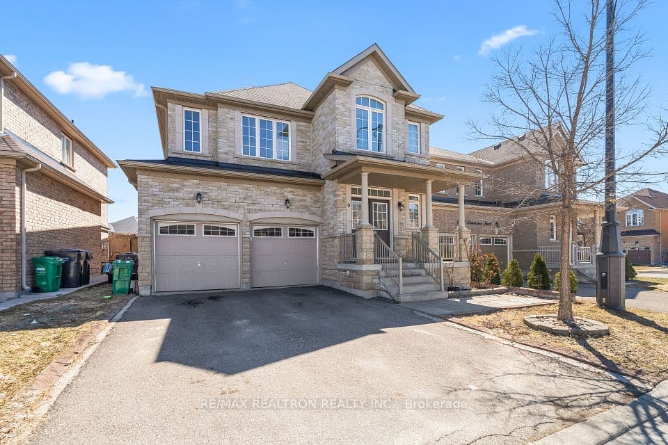 9 Constance Street, Brampton, ON M2P 1V4 – photo 2