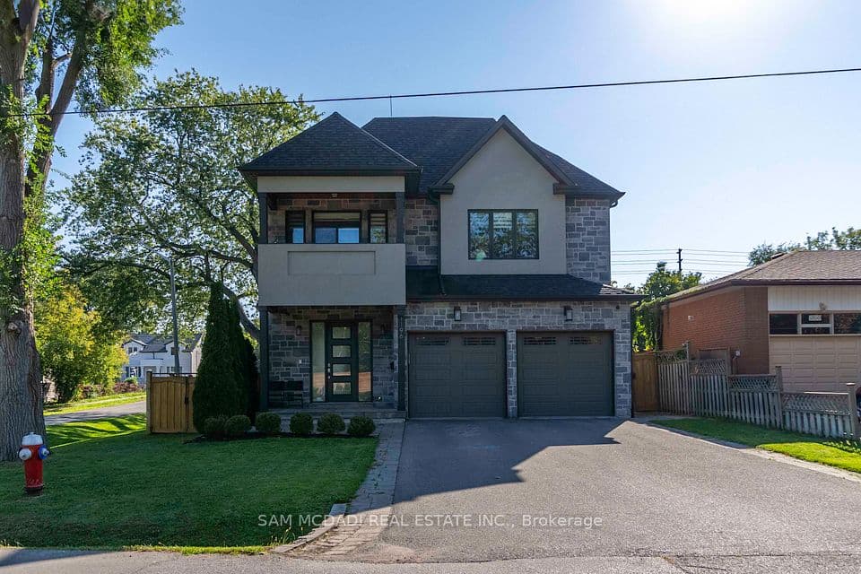 1196 Strathy Avenue, Mississauga, ON L5E 2K6 – main photo