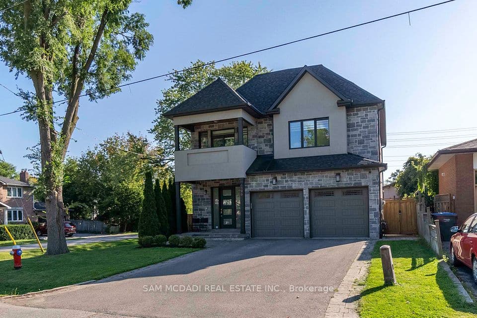 1196 Strathy Avenue, Mississauga, ON L5E 2K6 – photo 2