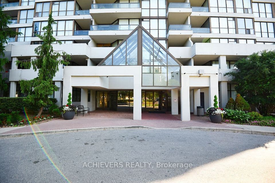 1 Rowntree Road 914, Toronto, ON M9V 5G7 – photo 2