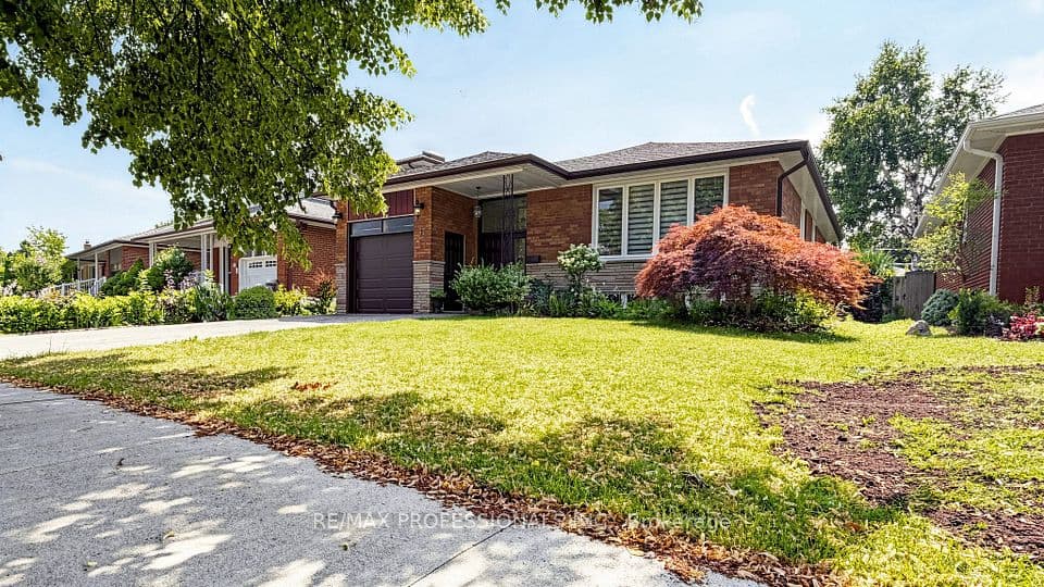 32 Sellmar Road, Toronto, ON M9P 3E6 – photo 2