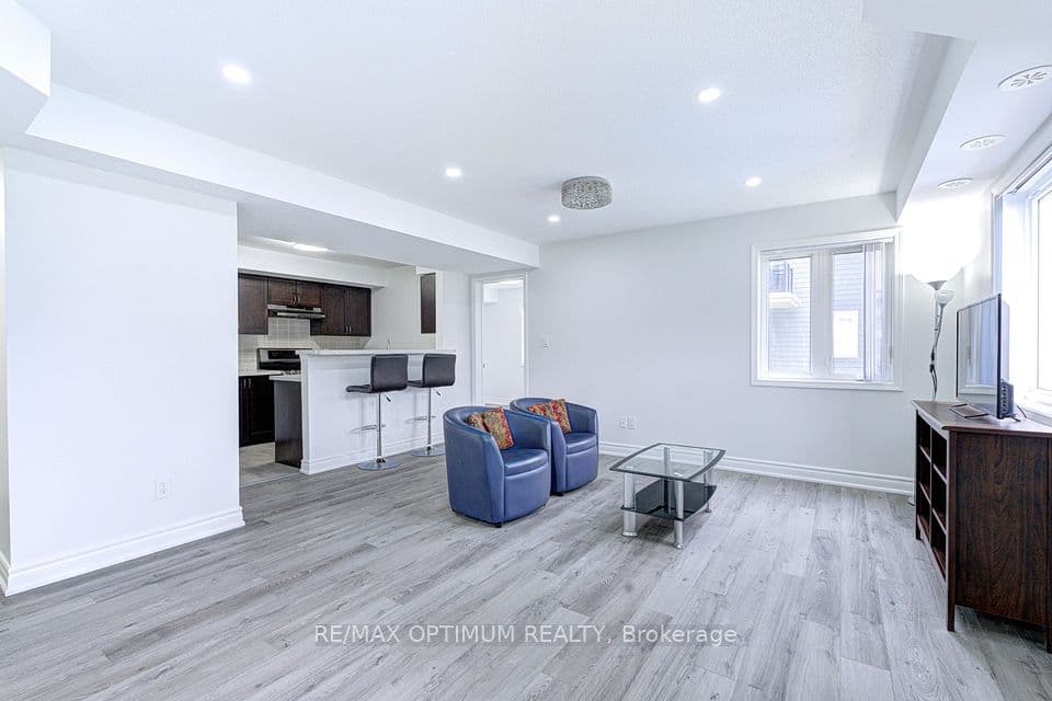250 Sunny Meadow Boulevard 303, Brampton, ON L6R 3Y6 – photo 3