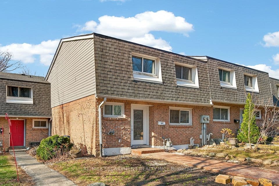 2050 Upper Middle Road 153, Burlington, ON L7P 3R9 – main photo