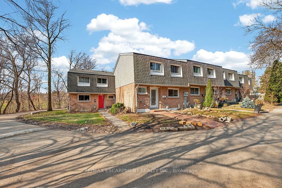 2050 Upper Middle Road 153, Burlington, ON L7P 3R9 – photo 2