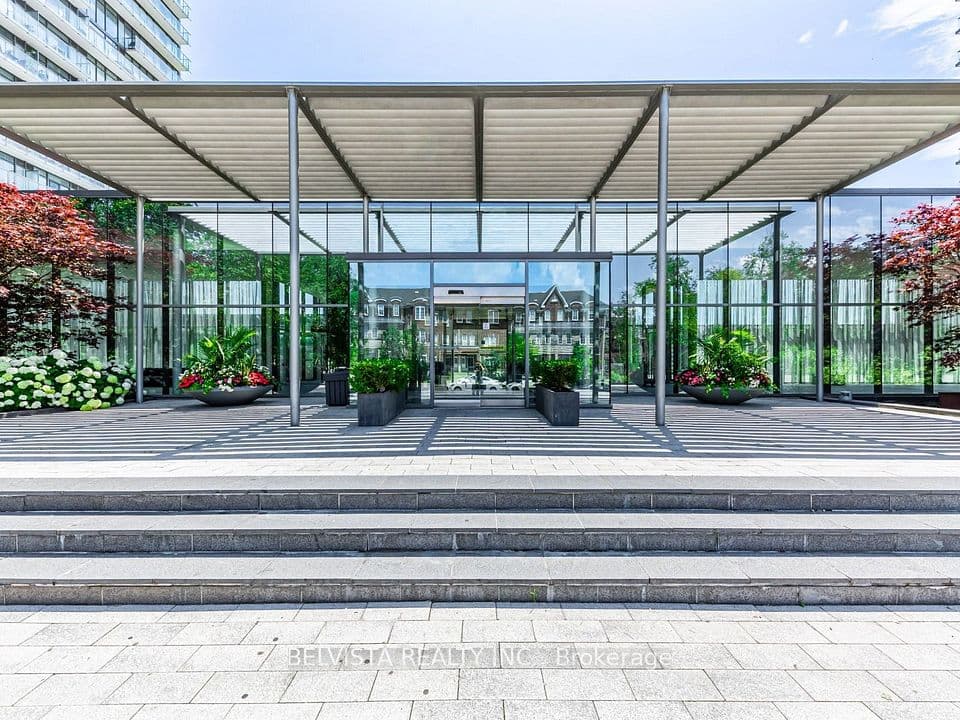 105 The Queensway Avenue 805, Toronto, ON M6S 5B5 – photo 2