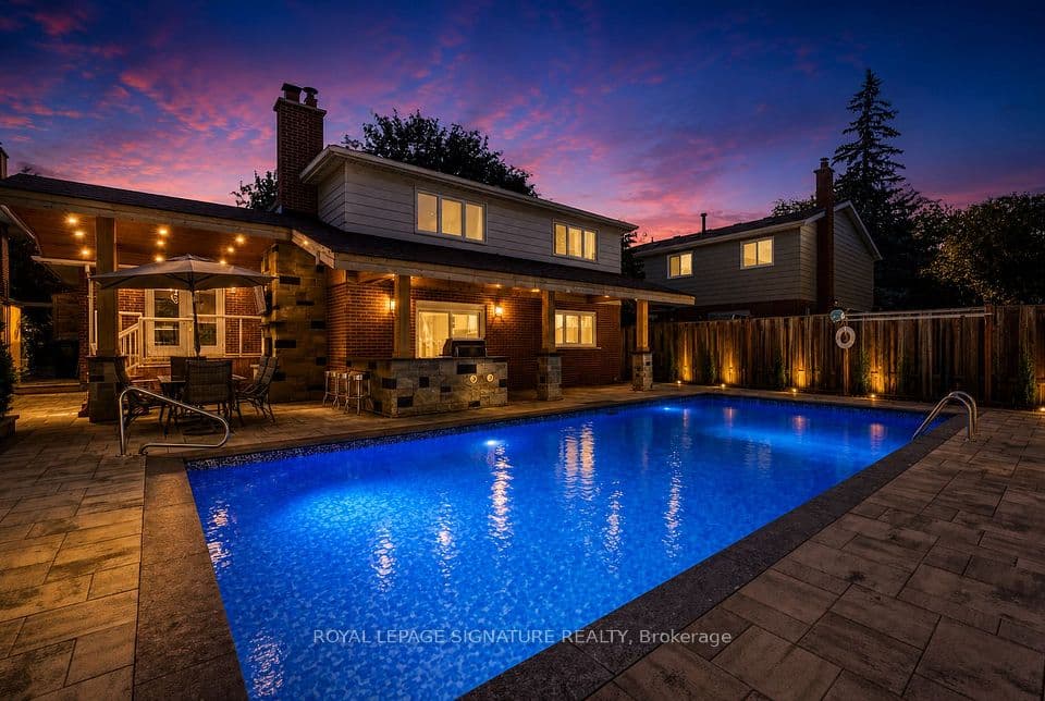 1843 Stonepath Crescent, Mississauga, ON L4X 1Y1 – main photo