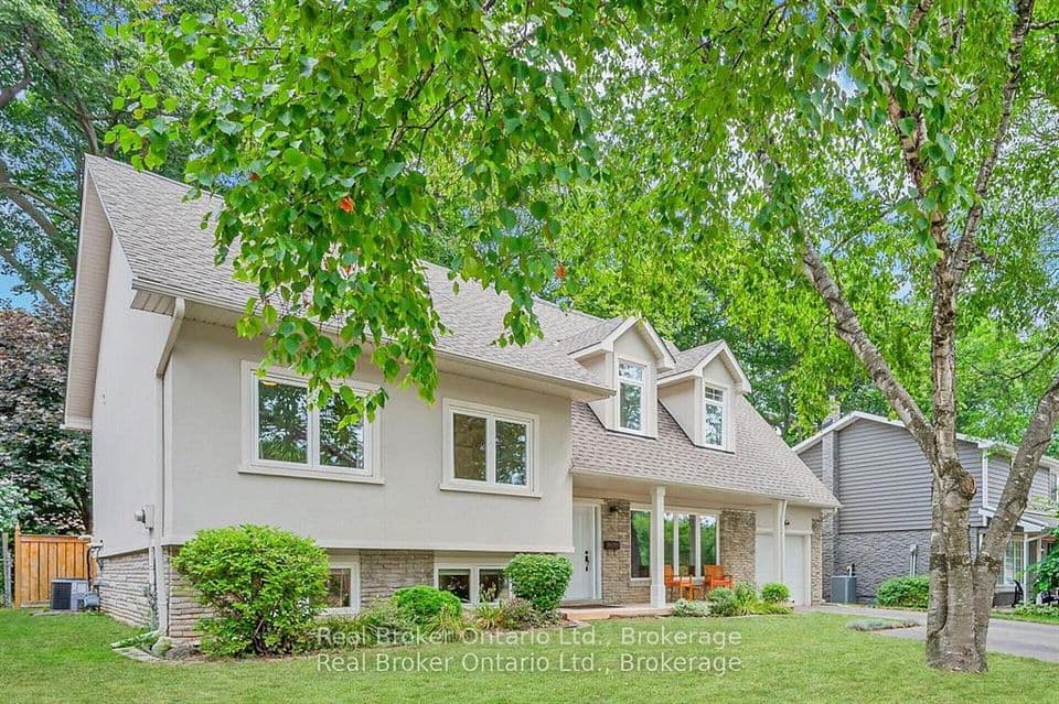 285 Surrey Drive, Oakville, ON L6L 3T6 – photo 3