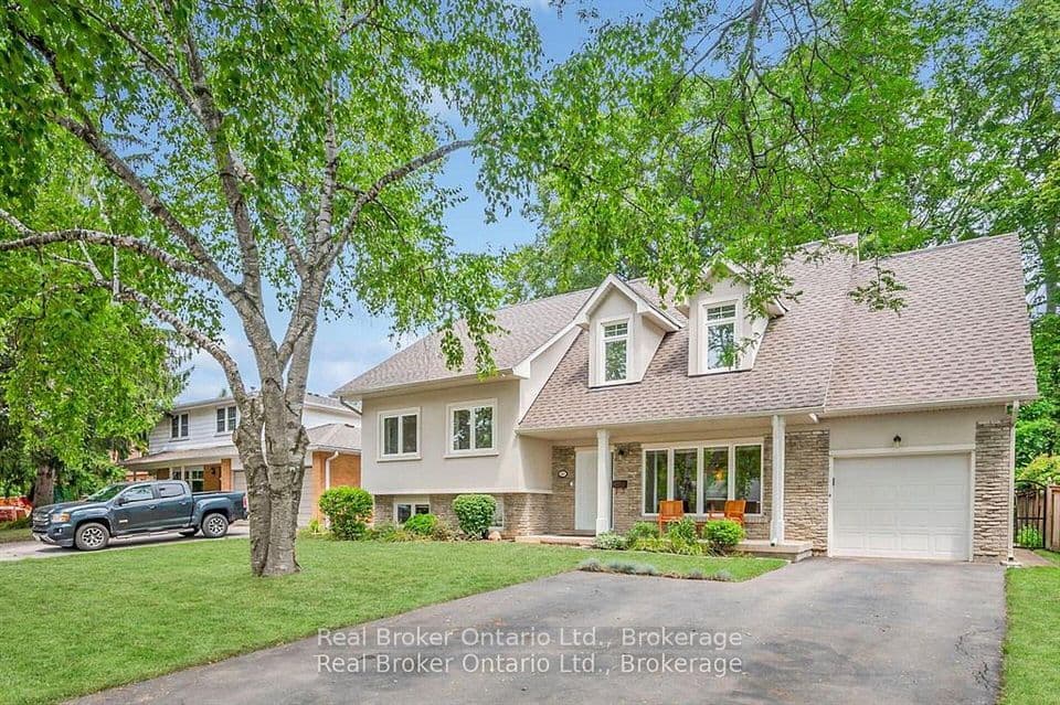 285 Surrey Drive, Oakville, ON L6L 3T6 – main photo
