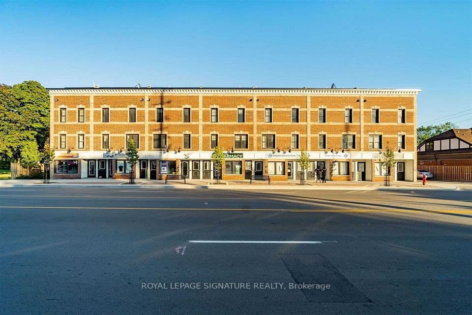 760 Lakeshore Road E 202, Mississauga, ON L5E 1C7 – main photo
