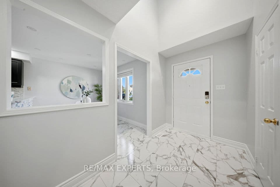 5910 Greensboro Drive 113, Mississauga, ON L5M 5Z6 – photo 2