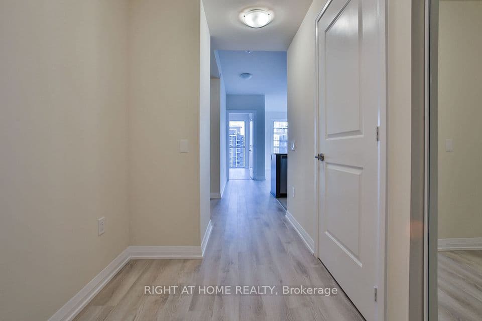 35 WATERGARDEN Drive 2014, Mississauga, ON L5R 0G8 – photo 2