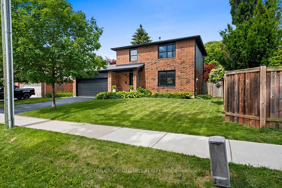262 Chalmers Street, Oakville, ON L6L 6A7 – main photo