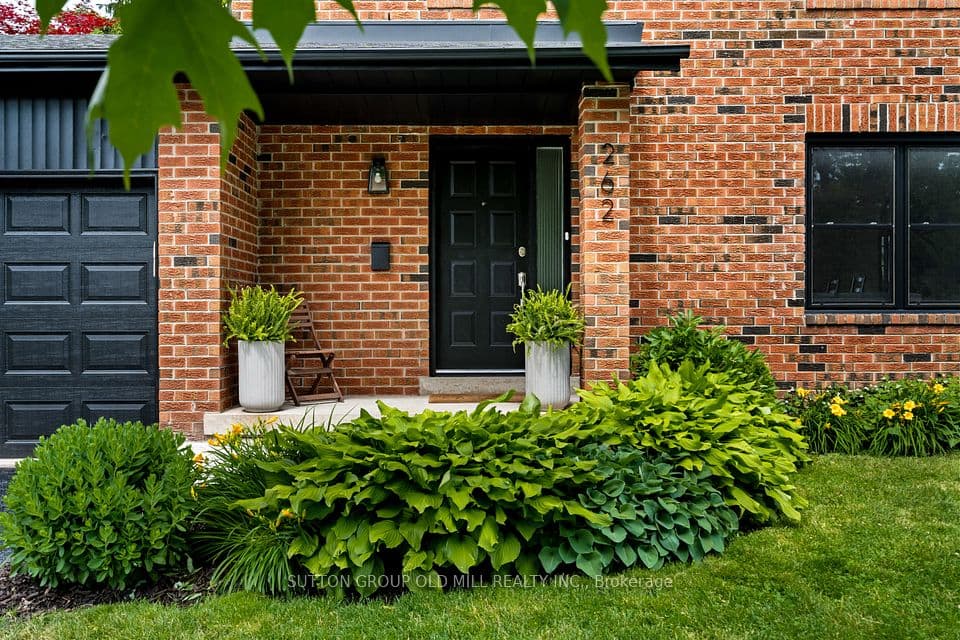 262 Chalmers Street, Oakville, ON L6L 6A7 – photo 2