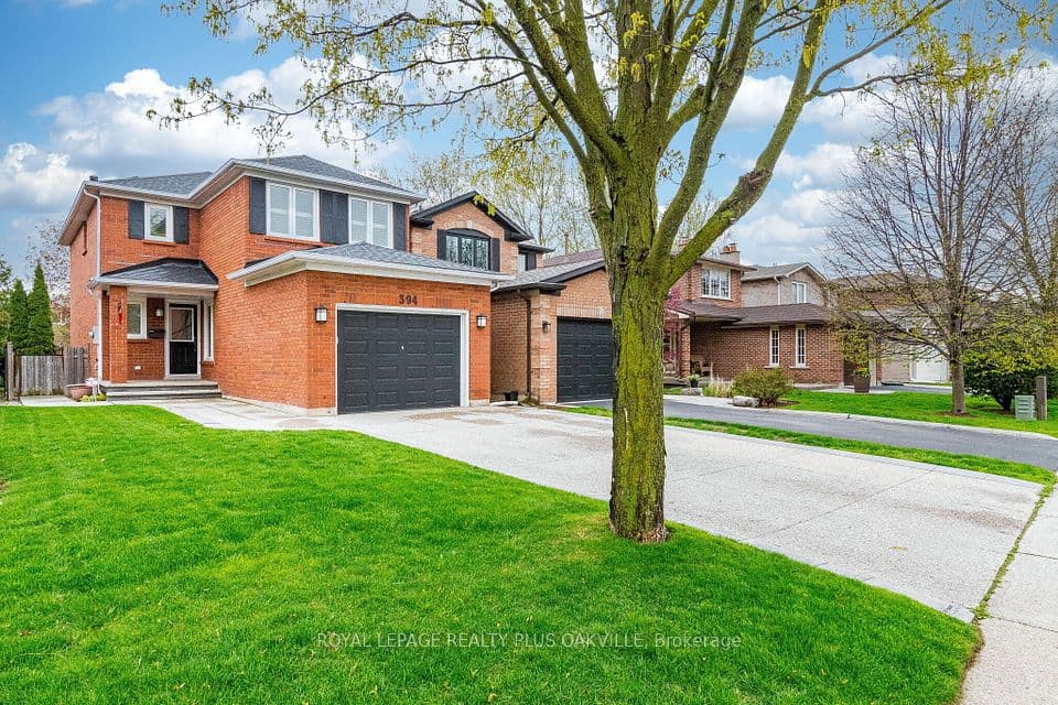 394 Maidstone Crescent, Oakville, ON L6M 1A1 – main photo