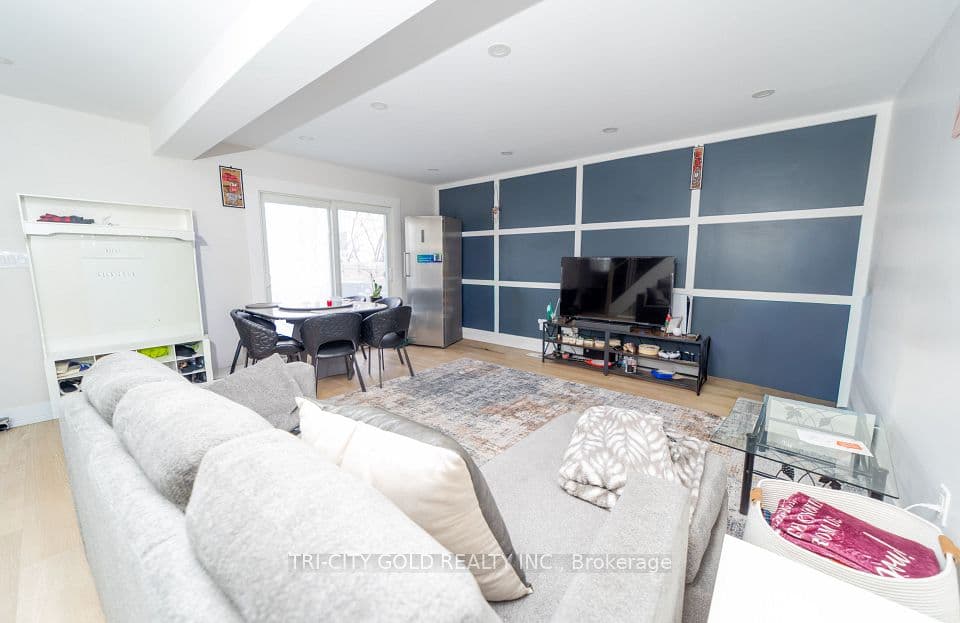 3 Holmstead Court, Brampton, ON L6S 1R9 – photo 2