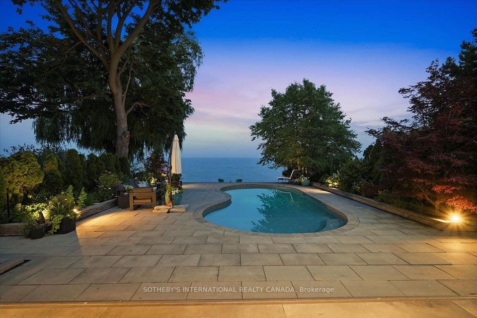 102 Cumberland Drive, Mississauga, ON L5G 3M8 – main photo