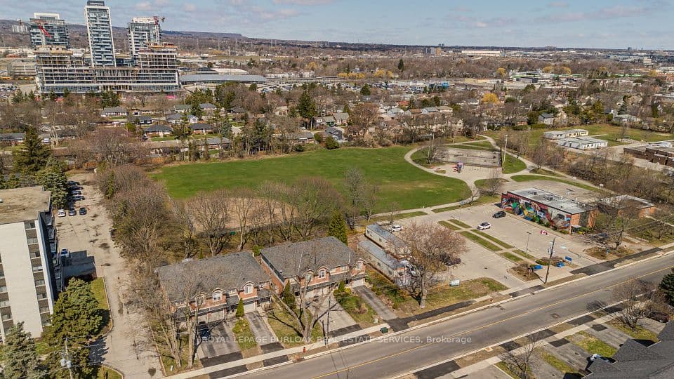 2121 Prospect Street, Burlington, ON L7R 1Z2 – photo 2