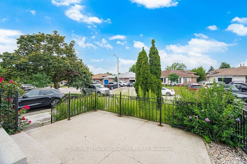 51 Wilton Drive, Brampton, ON L6W 2Z9 – photo 3