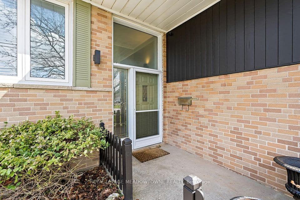 456 Delrex Boulevard, Halton Hills, ON L7G 4J2 – photo 2