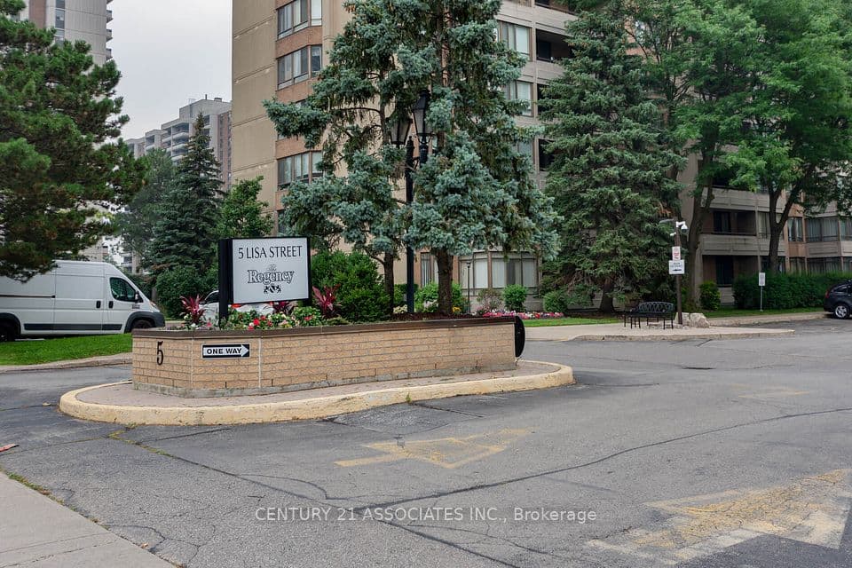 5 Lisa Street 402, Brampton, ON L6T 4T4 – photo 2