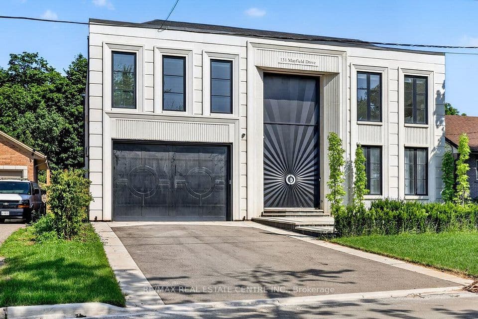 131 Mayfield Drive, Oakville, ON L6H 1K6 – main photo