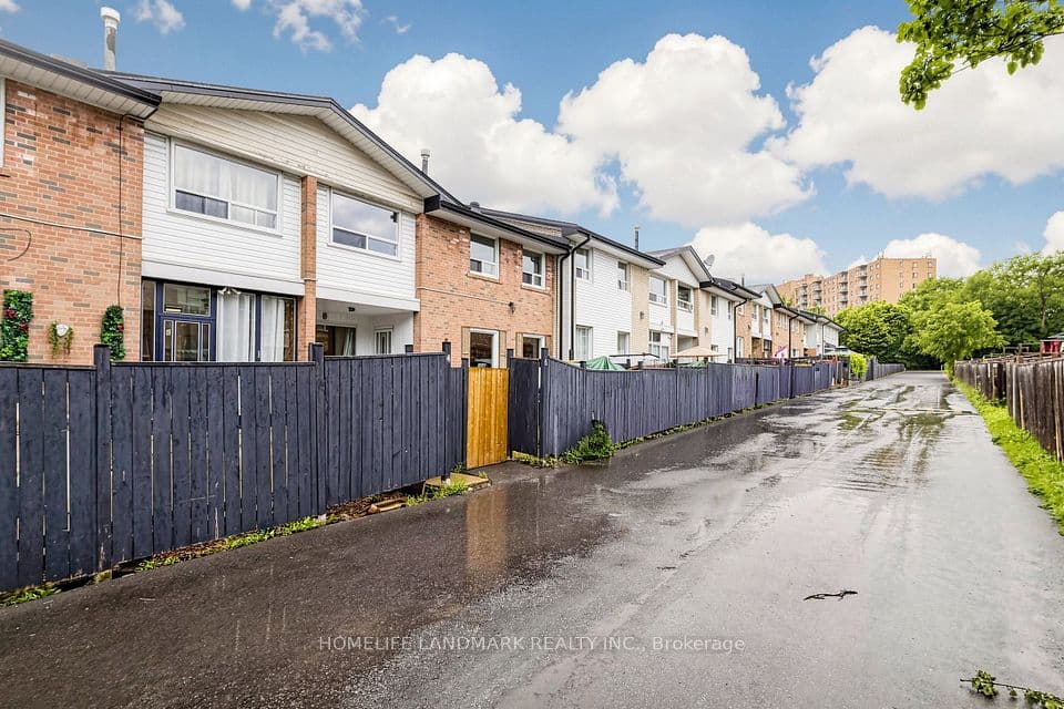 61 Ardglen Drive 6, Brampton, ON L6W 1V1 – photo 3