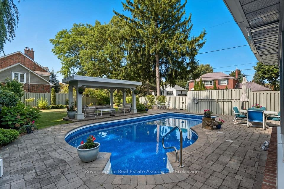 12 Wenonah Drive, Mississauga, ON L5G 3W1 – photo 3