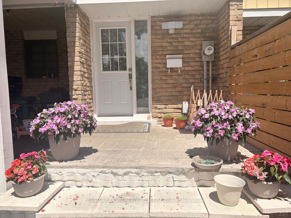 244 Royal Salisbury Way, Brampton, ON L6V 3H4 – main photo