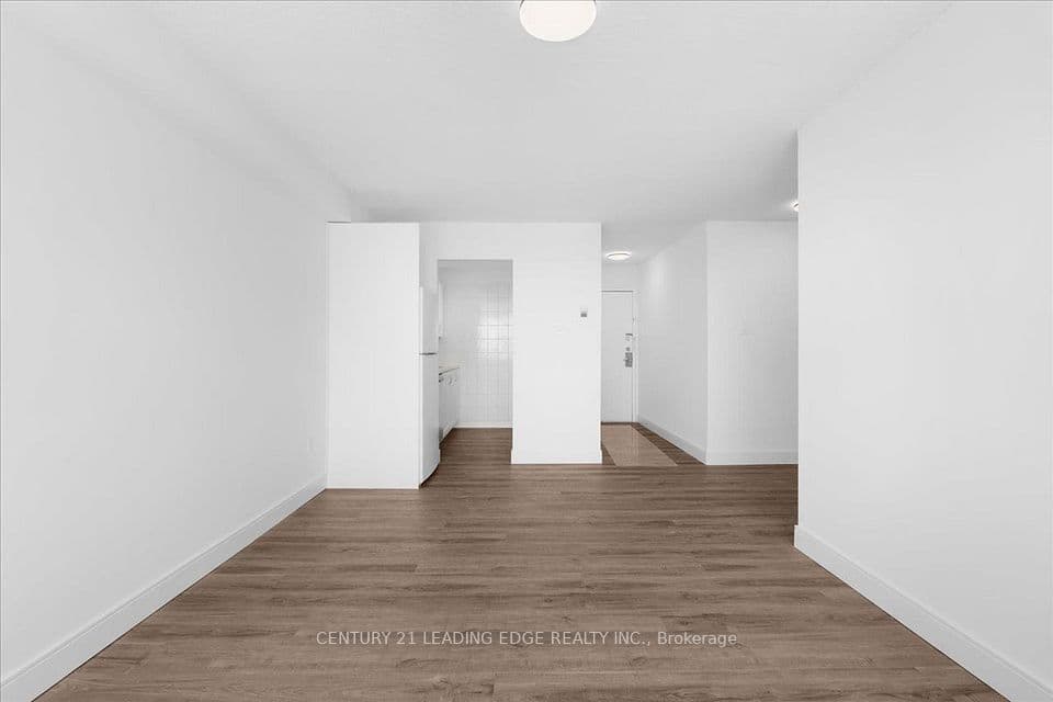 200 Lotherton Pathway 1208, Toronto, ON M6B 2G9 – photo 2