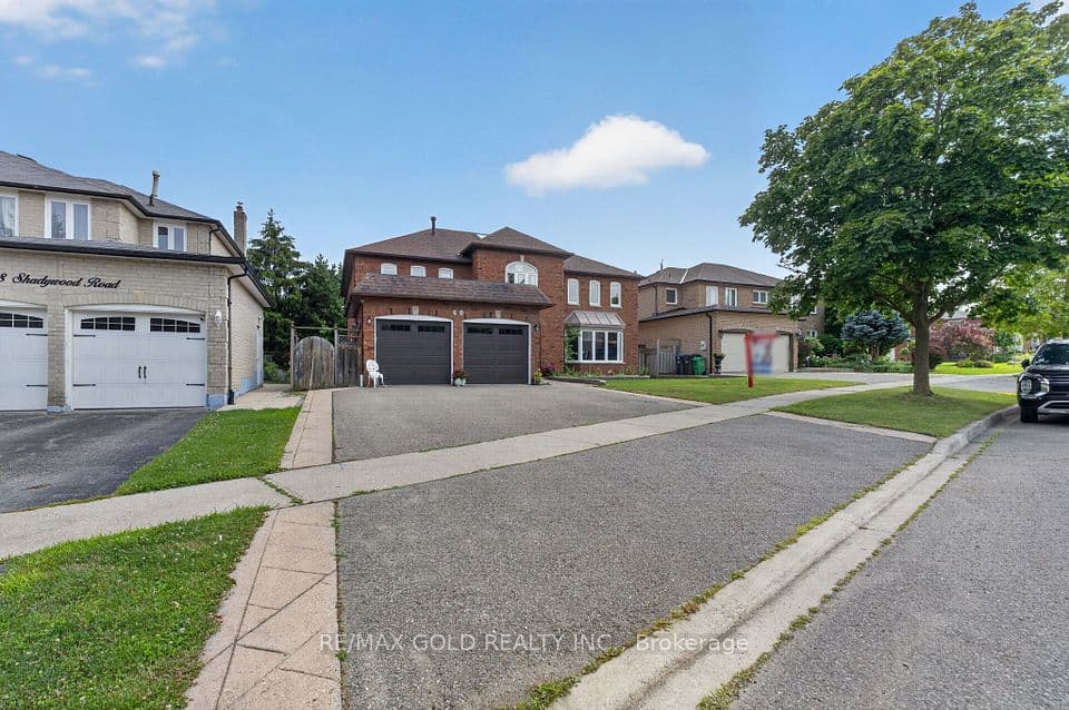 40 Shadywood Road, Brampton, ON L6Z 4M1 – photo 2