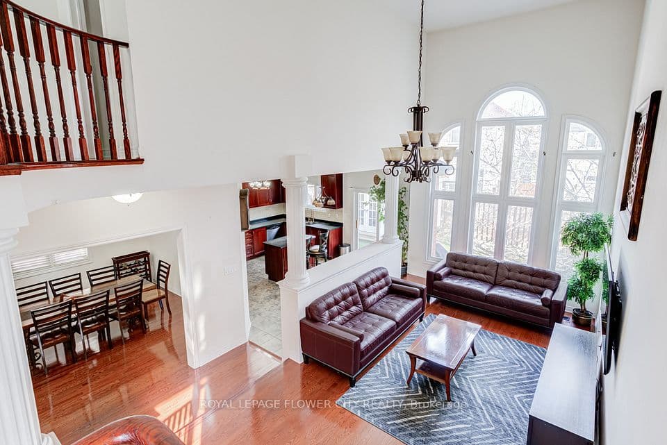 37 Denim Drive, Brampton, ON L6P 2R3 – main photo