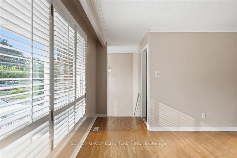 1060 Claredale Road, Mississauga, ON L5G 1T6 – photo 3