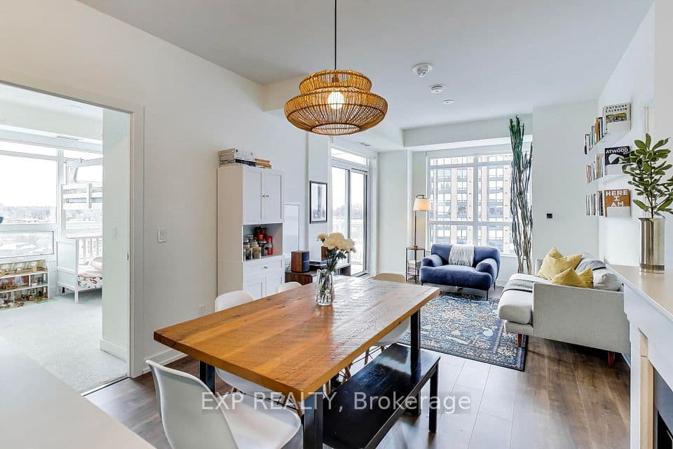 10 Wilby Crescent 1106, Toronto, ON M9N 0B6 – main photo