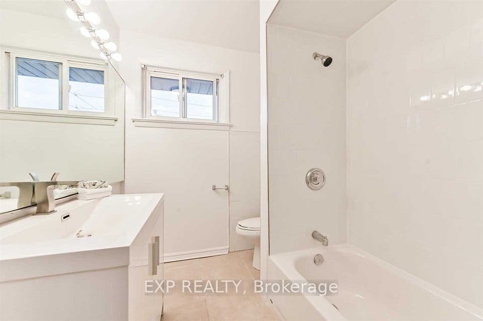 132 Brookhaven Drive, Toronto, ON M6M 4P2 – photo 3