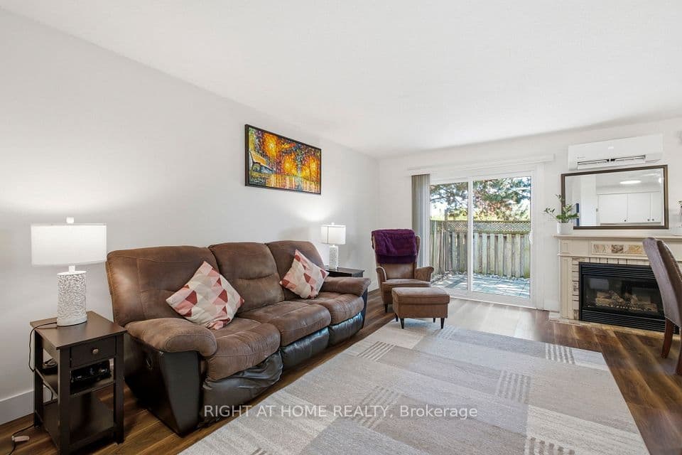 2440 Bromsgrove Road 45, Mississauga, ON L5J 4J7 – photo 3